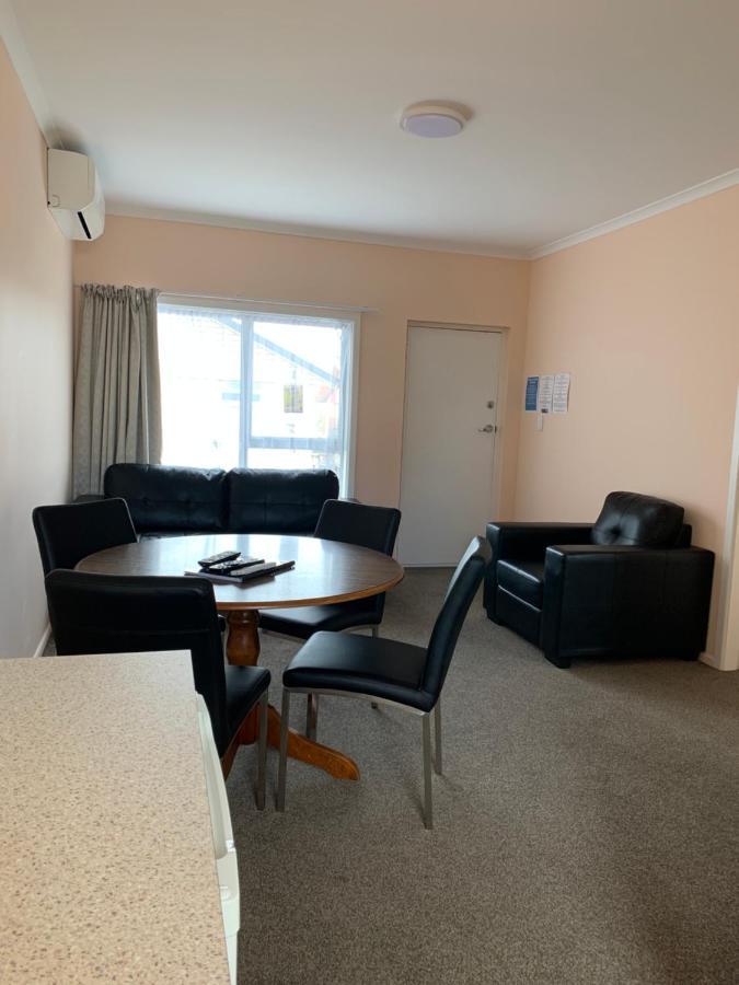 Kingswood Motel Waimate Екстериор снимка