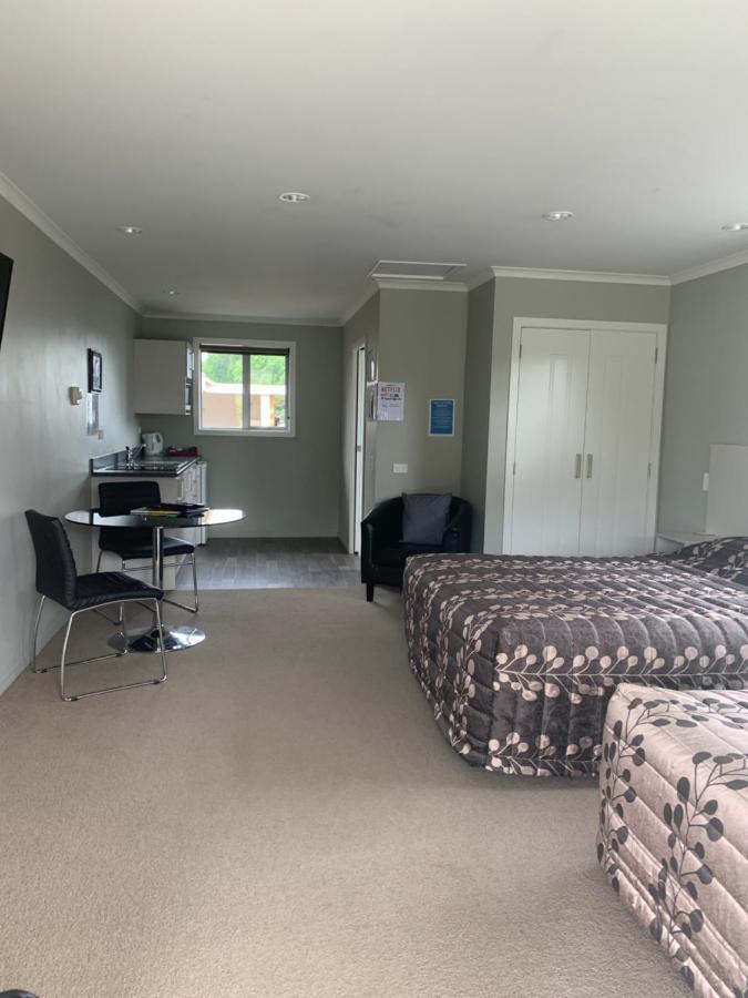 Kingswood Motel Waimate Екстериор снимка