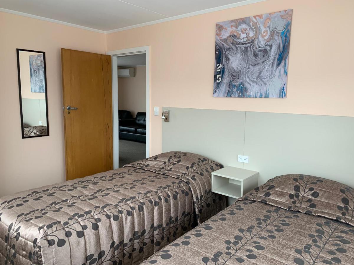 Kingswood Motel Waimate Екстериор снимка